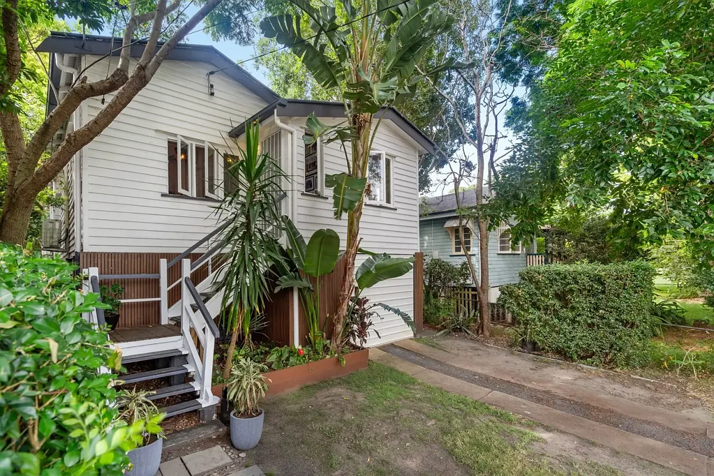 12 McLean Parade, Ashgrove, QLD 4060