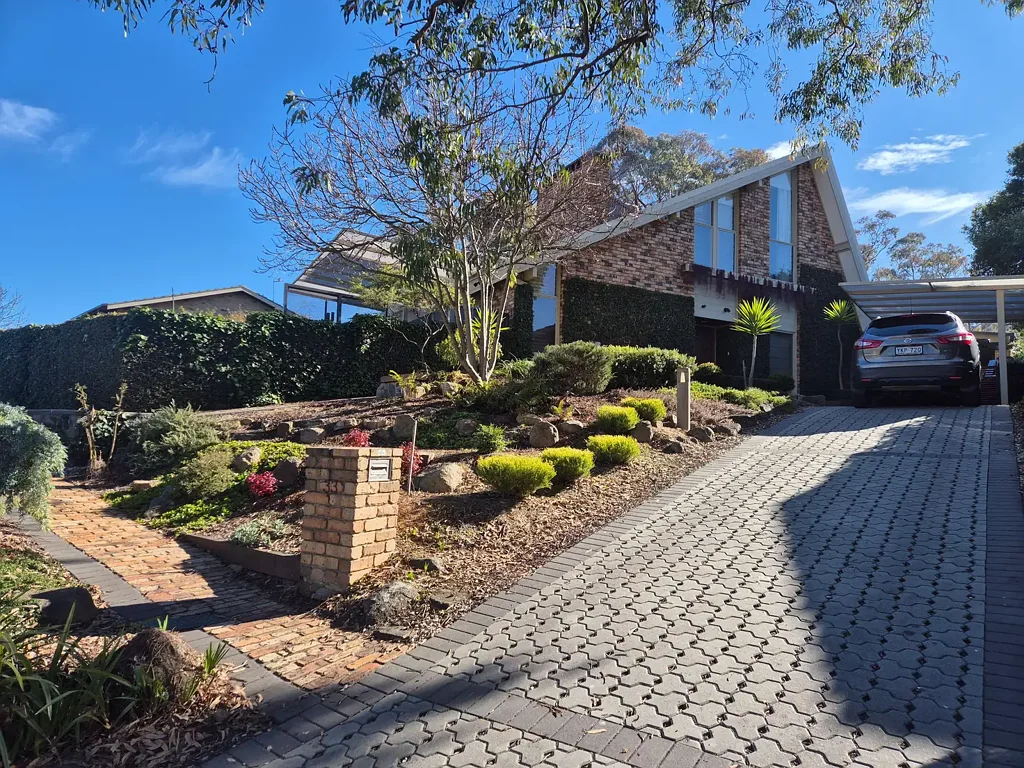 33 Sampson Close, Melba, ACT 2615