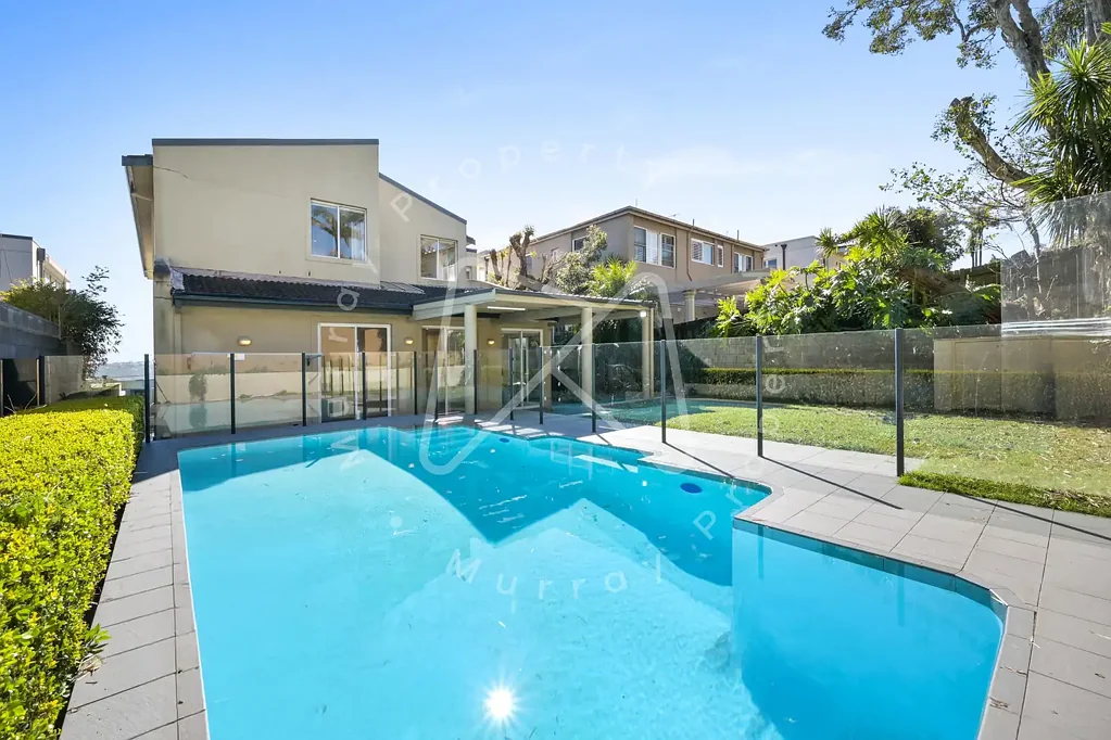 Grand Family Home with Iconic Harbour Bridge & Opera House Views