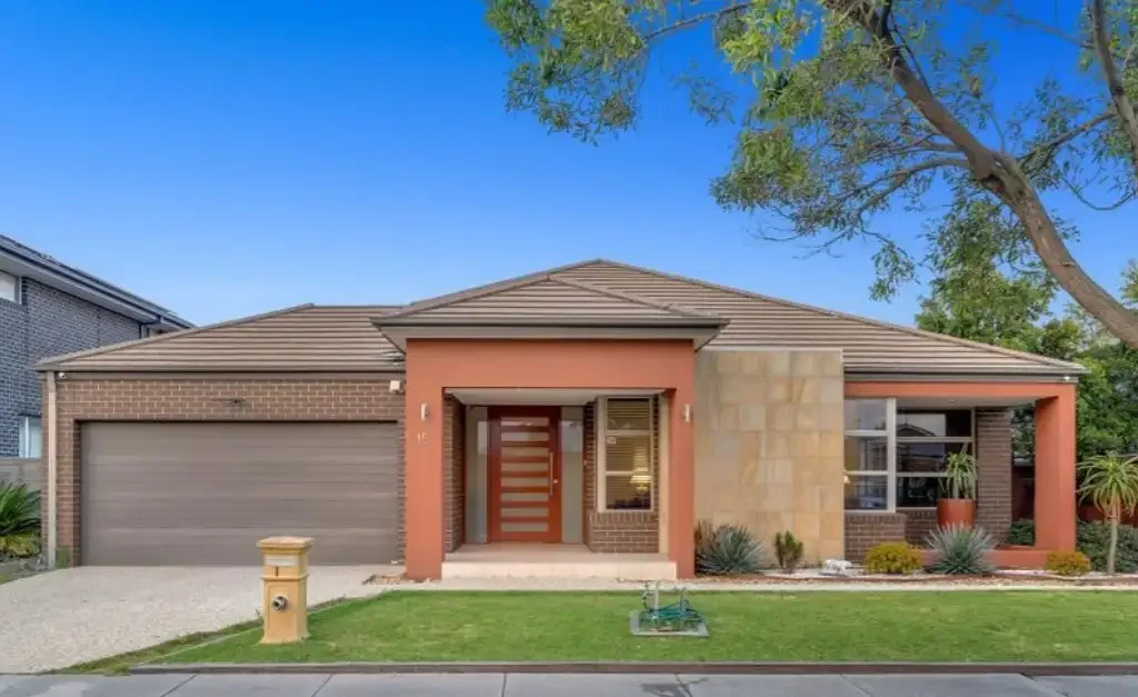 Modern 4 Bedroom, 3 Living Family Home in Prime Location.
