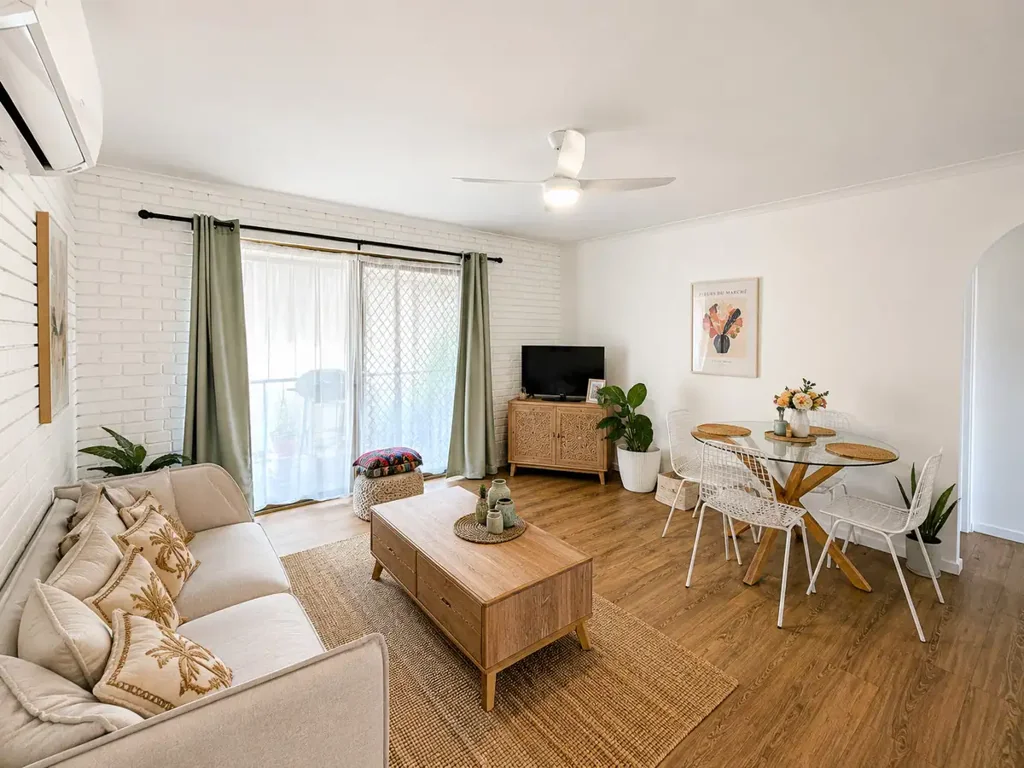 Recently Renovated 2-Bedroom Low-Maintenance Unit