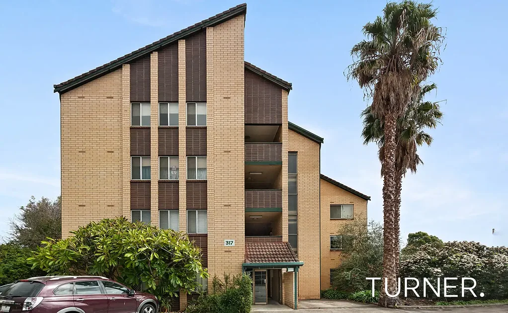 Fully renovated apartment in fabulous Norwood!