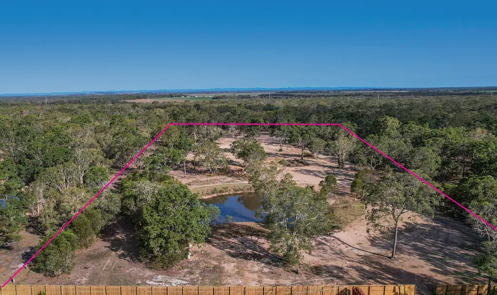 Sunshine Acres Fantastic Vacant Acreage Block at Sunshine Acres!