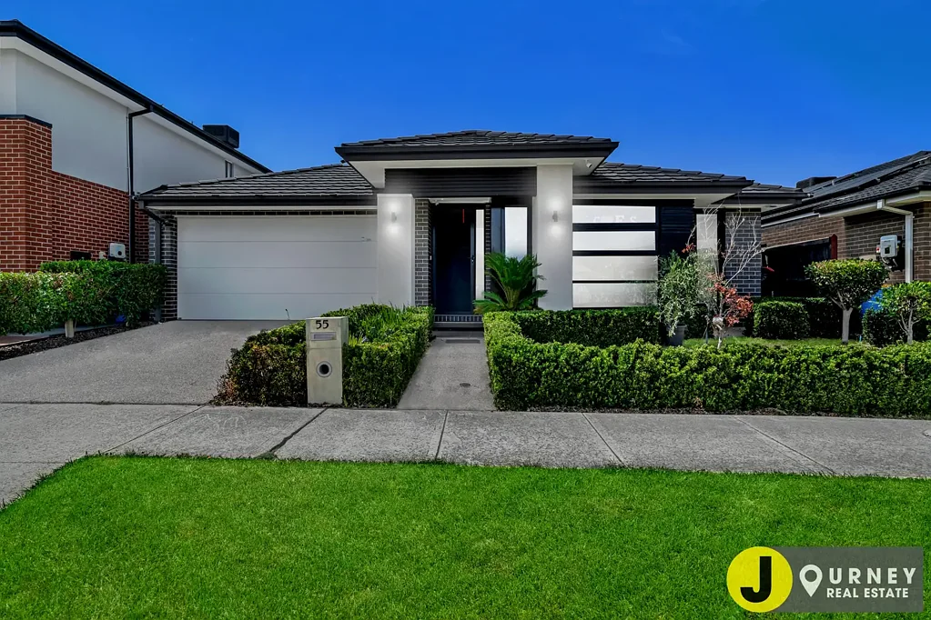 55 Bazadaise Drive, Clyde North, VIC 3978