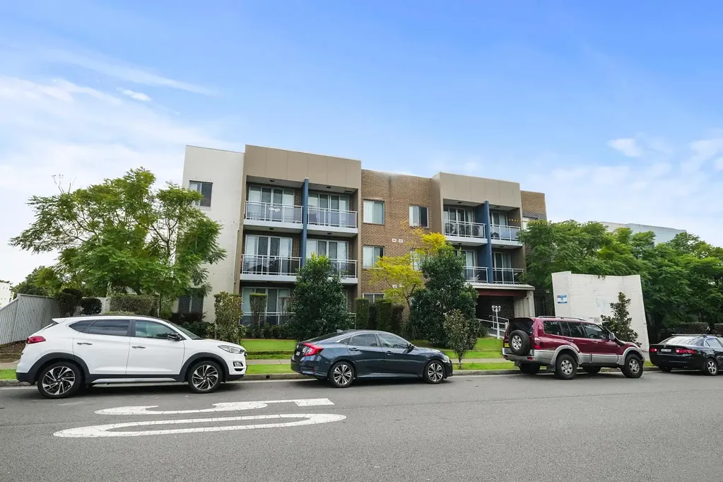 Wentworthville 2Habitaciones GROUND LEVEL , DOUBLE BRICK