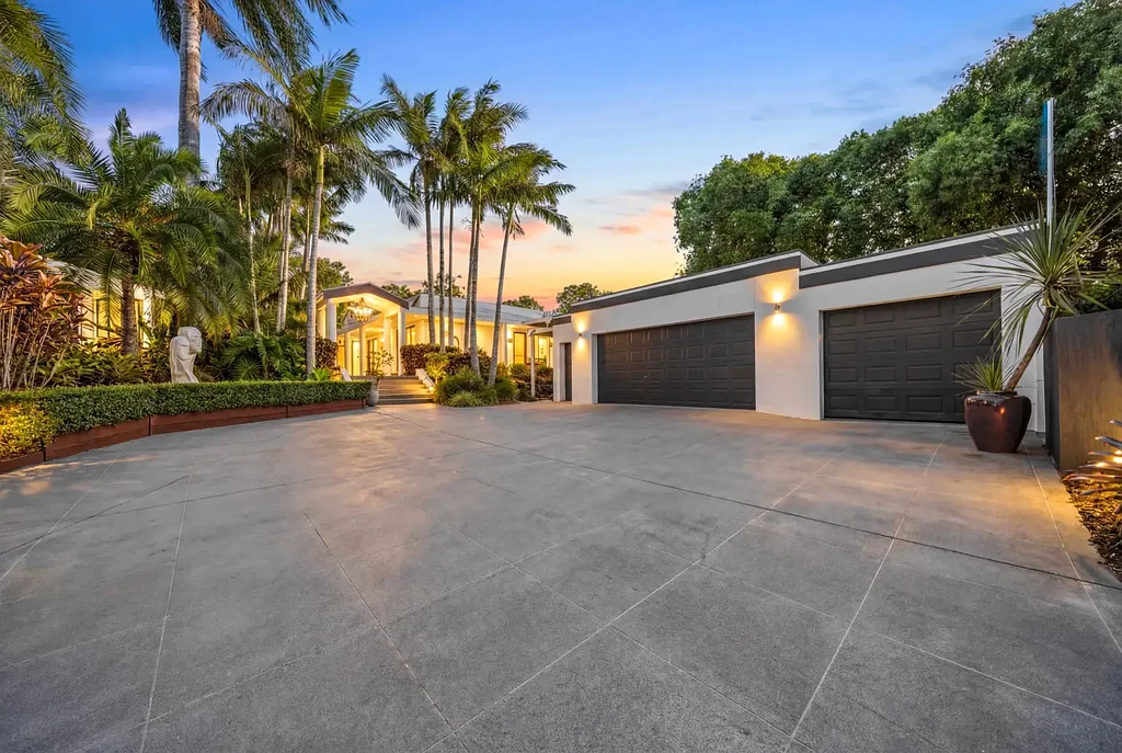 Hope Island 8 Bedroom Triple dwelling estate on Largest block in Sanctuary Cove