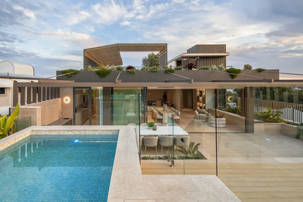 Highgate Hill 4 Bedroom Penthouse Perfection with Panoramic Brisbane Views