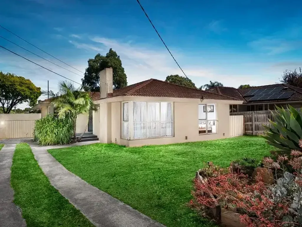 Spacious Family Living in a Sought-After Scoresby Location