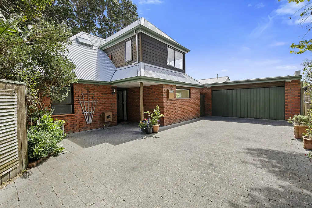 Lower Hutt 4房  AVAILABLE AGAIN - DON'T MISS OUT!