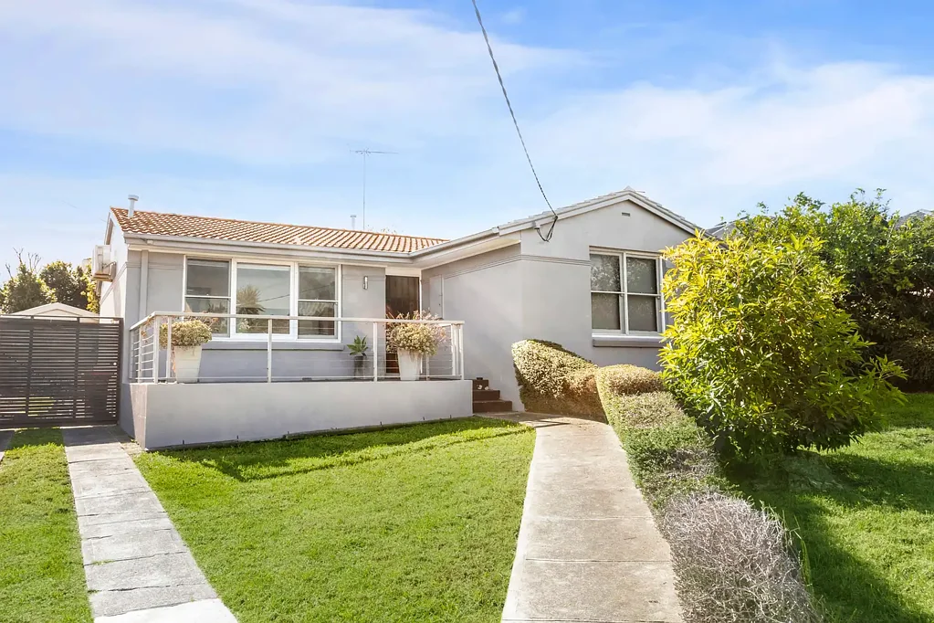 105 Valley Crescent, Glenroy, VIC 3046
