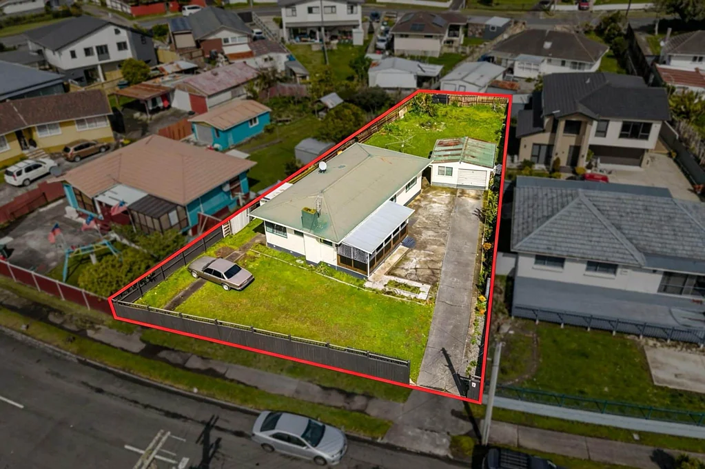 Mangere East 3Zimmer Owners Relocating – 741sqm Section