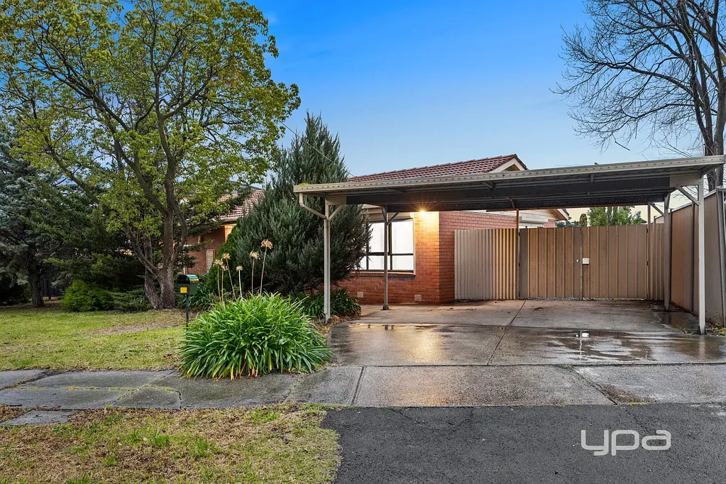 St Albans 3房 858平方米的机遇 - 家庭生活与激动人心的开发潜力 (STCA) 858m² of Opportunity - Family Living with Exciting Development Potential (STCA)
