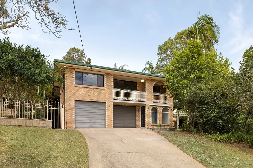 Bracken Ridge 3Kwarto Elevated Family Living on a Generous 900m² Block with Sweeping Views and Exceptional Space