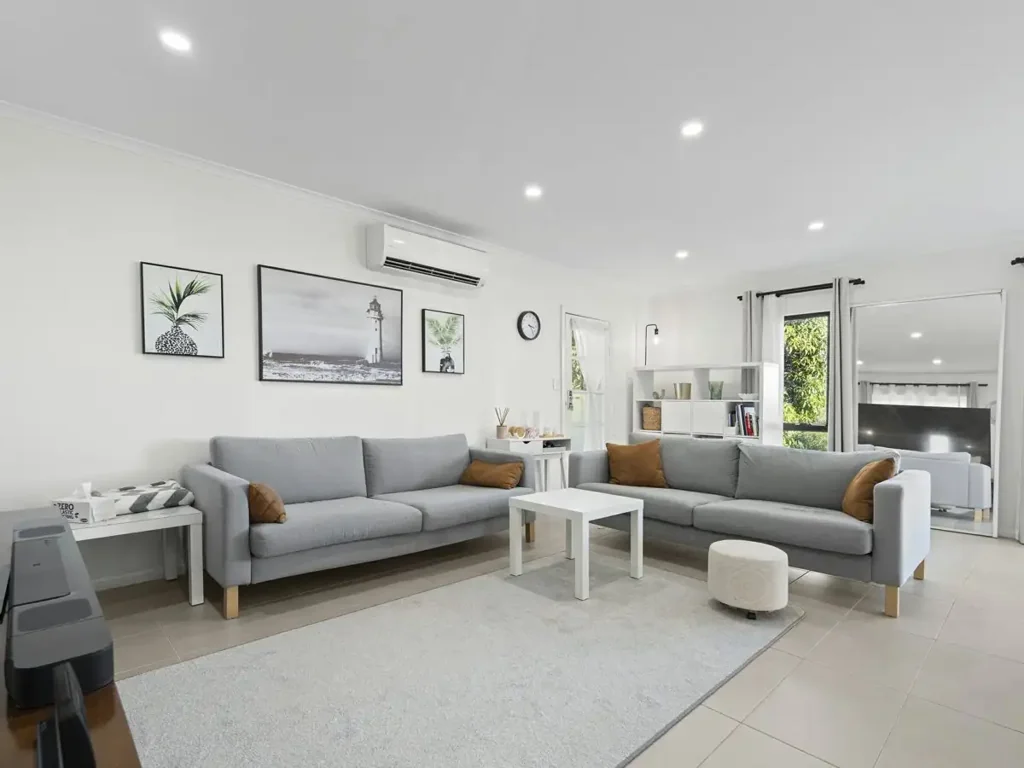 25 Queens Road, Kingston, QLD 4114