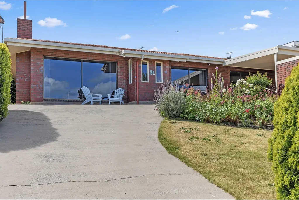 Comfortable 2-Bedroom Home in McCracken