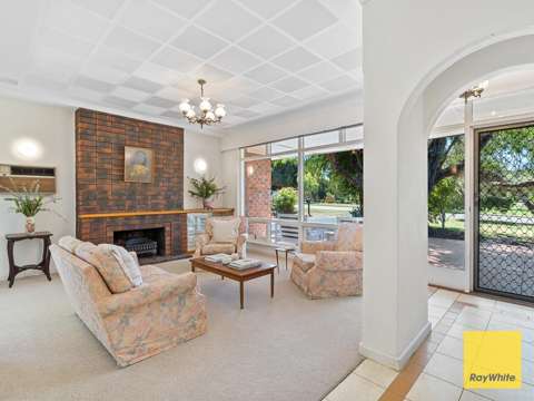 City Beach 4 Bedroom A HOME WITH SOUL IN A PREMIUM LOCATION!