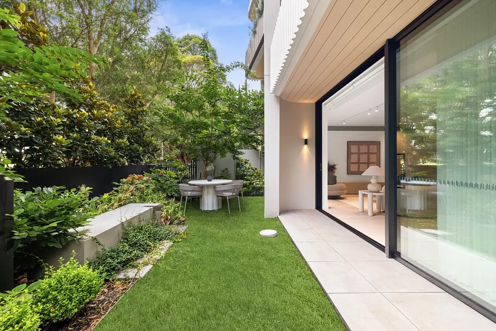 Bellevue Hill 3房 珍贵NE朝向 落地玻璃框景 Gaggenau厨电 豪华主卧套间 MIRA景观泳池 步行海滨步道 Luxury Garden Apartment in Bellevue Hill's Exclusive "MIRA"