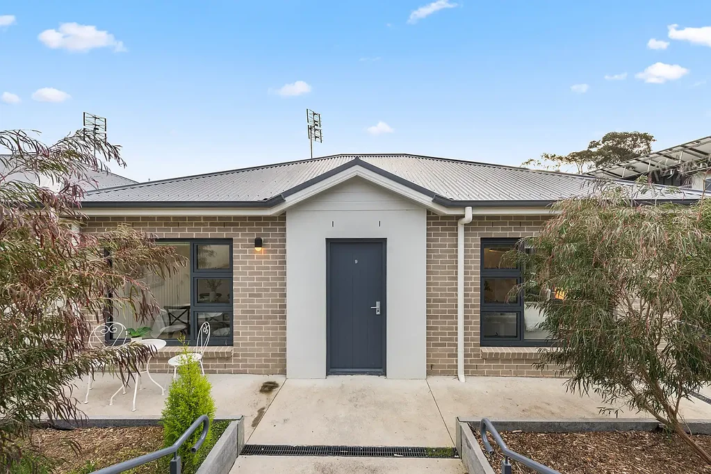 Bowral 2房  "Gibraltar Views" - Contemporary Living with Quality Throughout

SOLD
3-$1,030,000
4-$1,100,000
7-$1,160,000
8-$1,000,000
10-$950,000