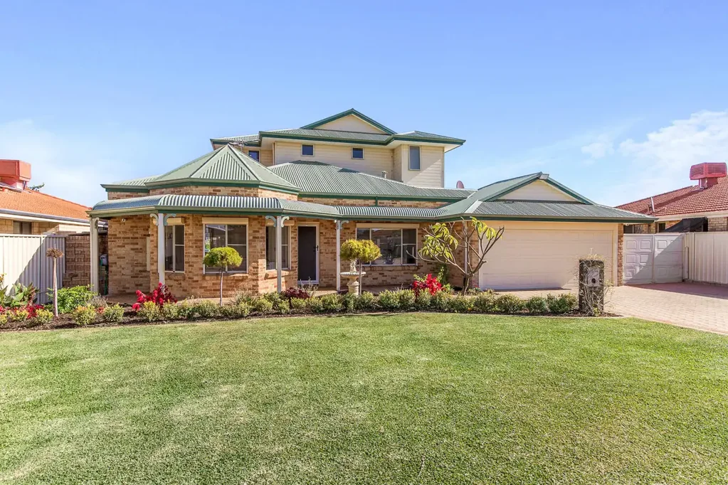 15 Canouan Loop, Secret Harbour, WA 6173