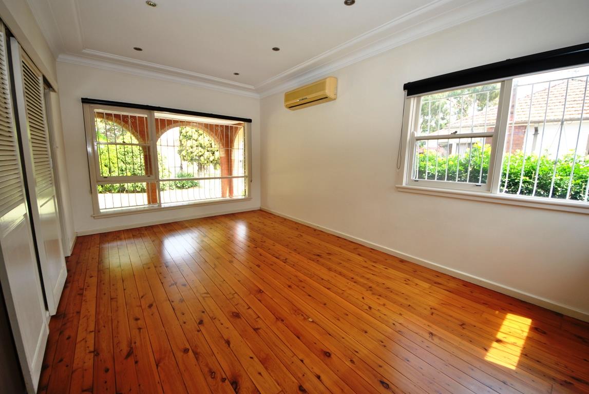 121 ASHBY AV, YAGOONA NSW 2199, 0 phòng ngủ, 0 phòng tắm, House