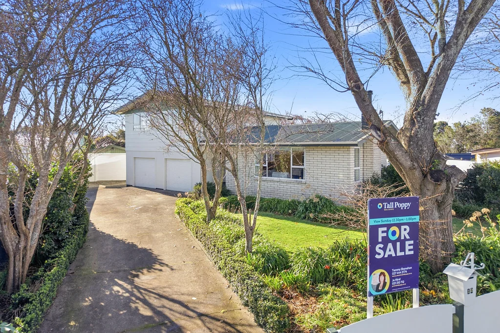 Pahiatua 4غرفة نوم Spacious Four Bedroom Home with Pool & Sauna!!