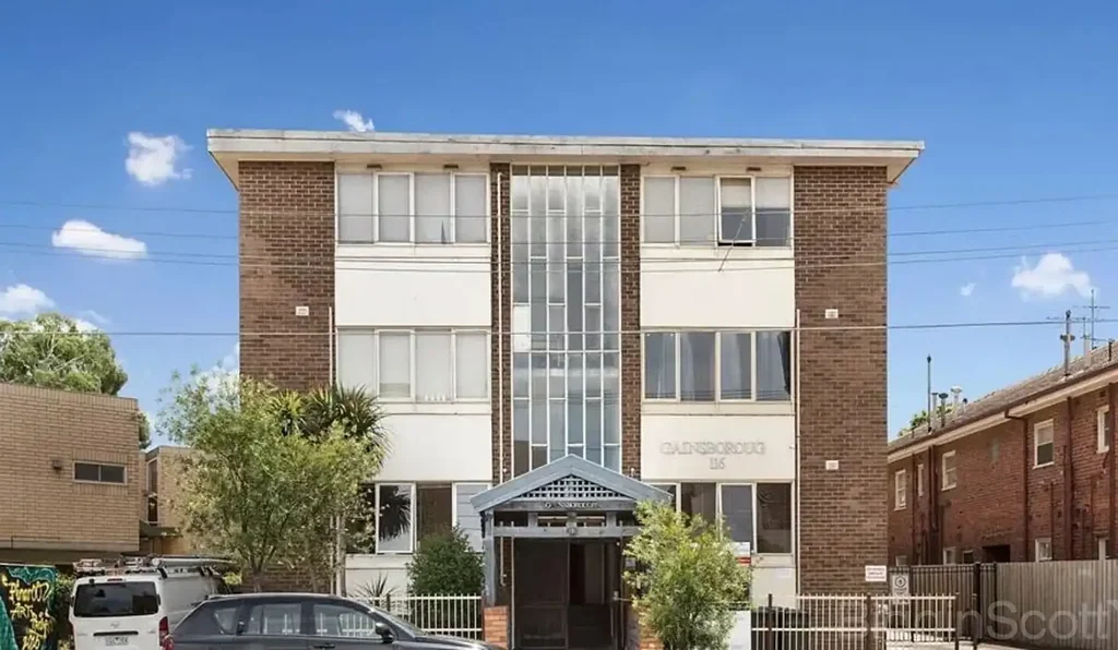St Kilda Tidy Studio In Prime Location