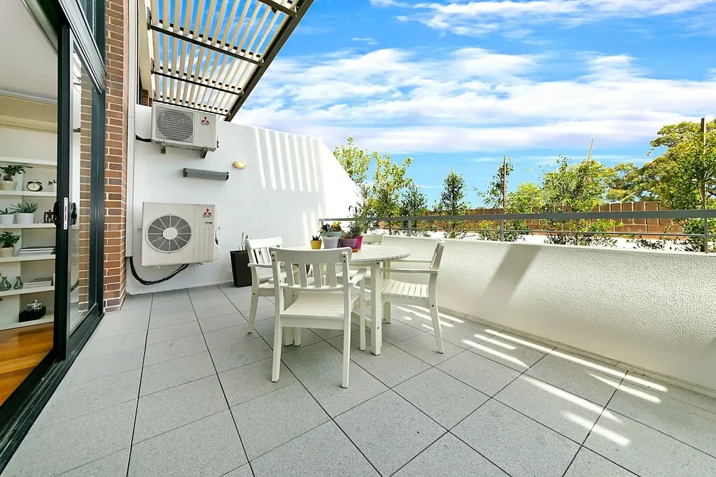 Five Dock 2chambre Contemporary Designed Townhouse-Style Apartment in the Heart of Five Dock | Lifestyle, Luxury & Privacy