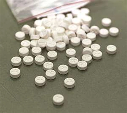 新西兰一项监管合成毒品法案生效