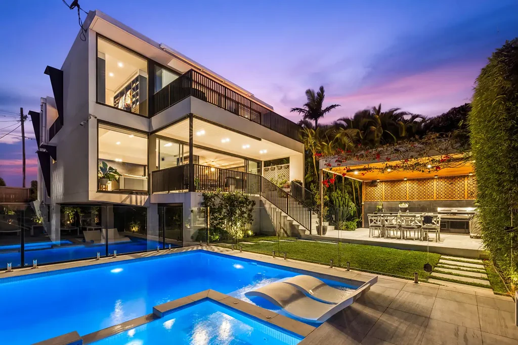 Vaucluse 4房 顶级豪宅，精湛工艺，坐拥360度屋顶景观 Blue-Ribbon Home of Masterful Craft with 360 Degree Rooftop Views