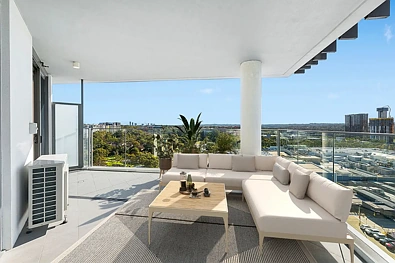 Macquarie Park 1Moenga Oversized Contemporary Apartment with District Views