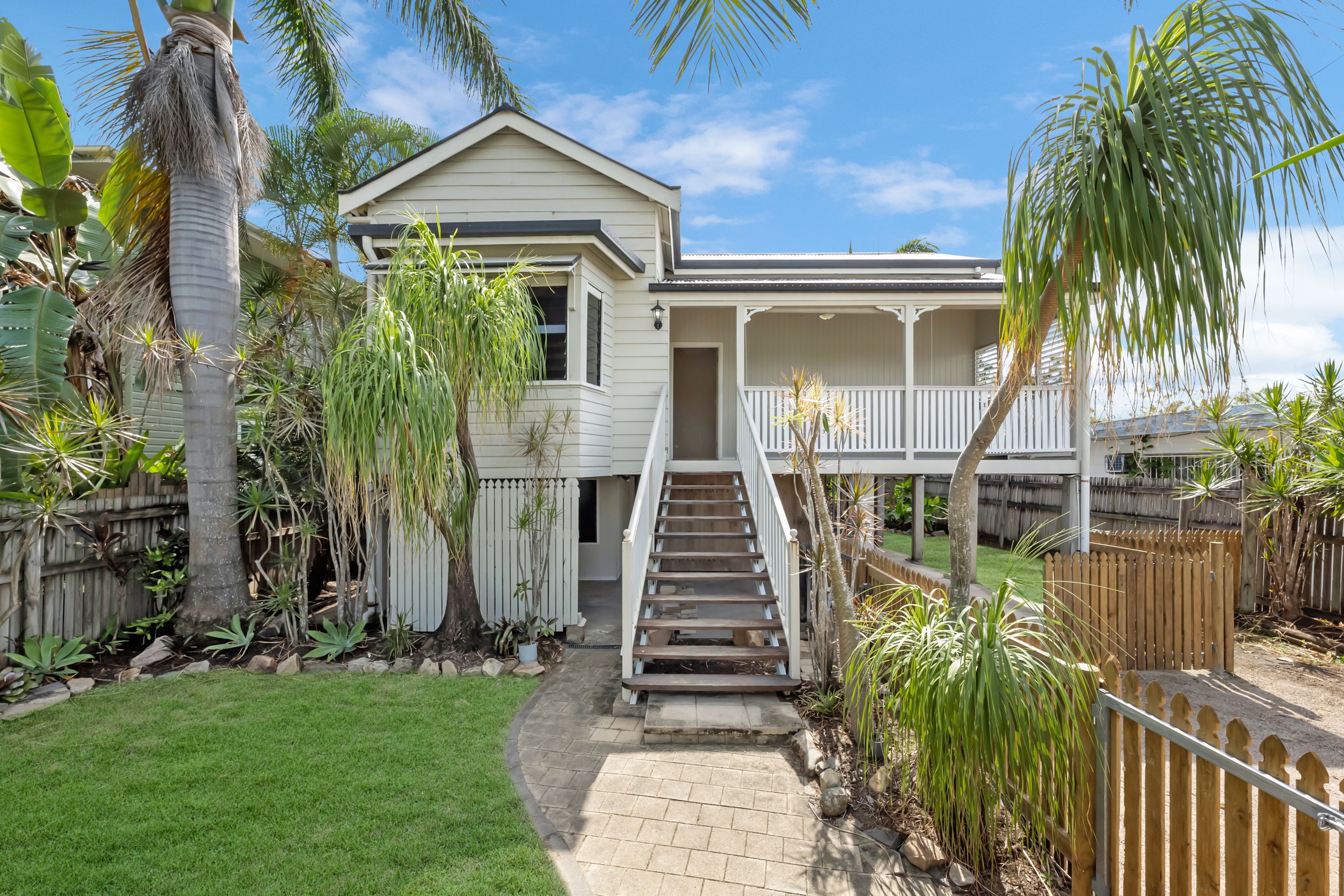 10 FOURTEENTH AV, RAILWAY ESTATE QLD 4810, 0 Kuwarto, 0 Banyo, House