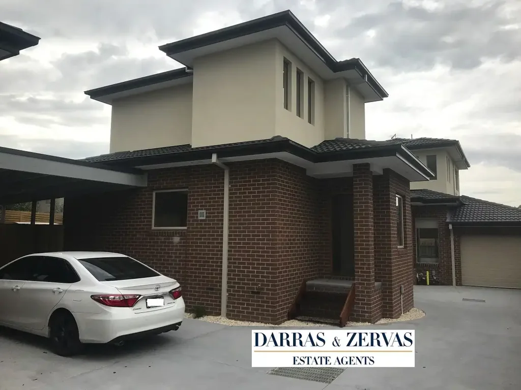 3 BEDROOM TOWNHOUSE