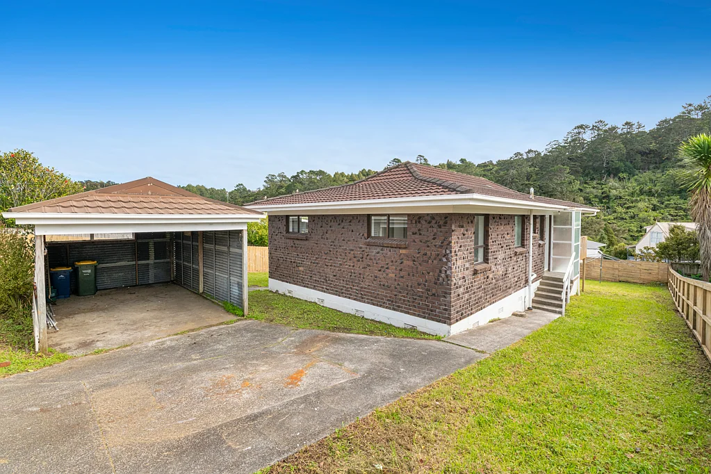 Bayview 3房  Solid Brick Home on a Freehold Section