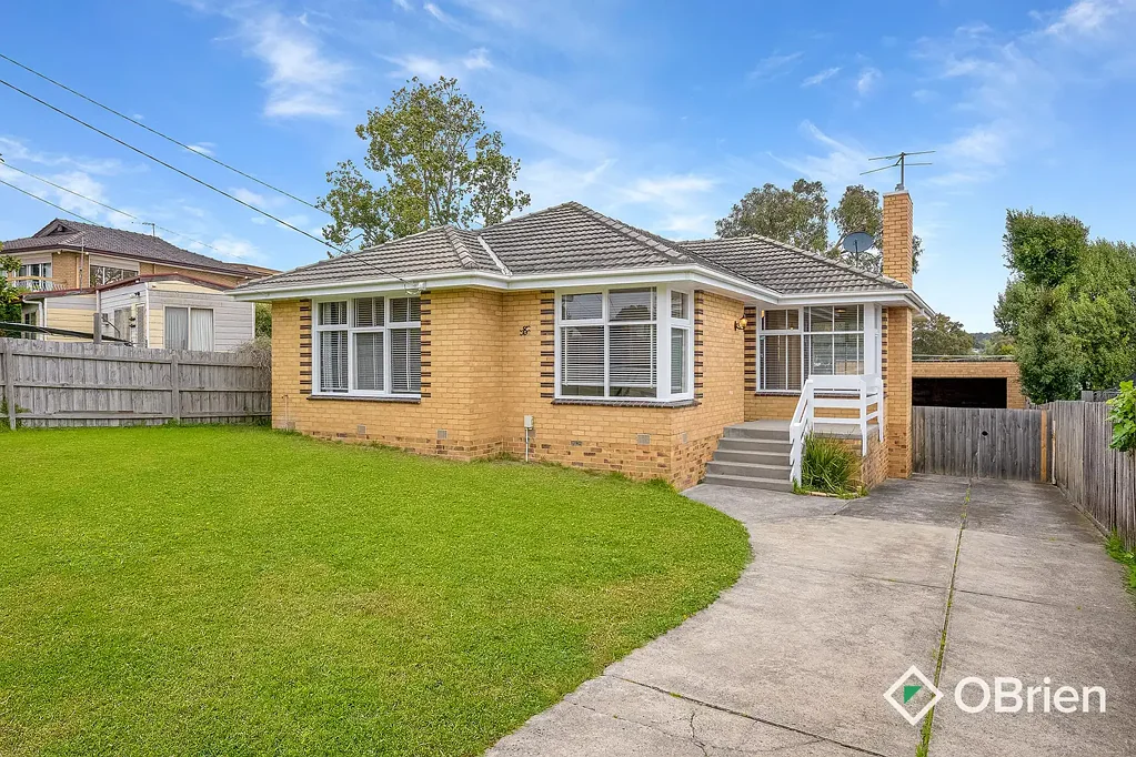 Comfortable Family Living in a Quiet Frankston Locale