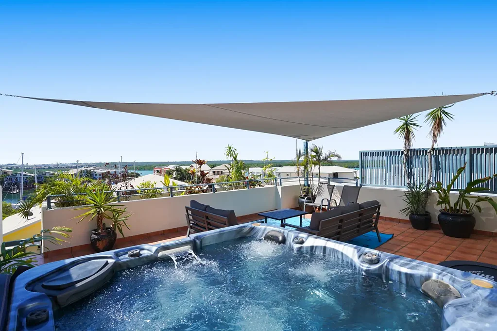 Stuart Park 3ਬੈੱਡਰੂਮ Private rooftop terrace, marina views, sparkling spa… What more could you want?
