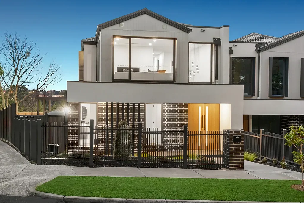 Ashburton 4غرفة نوم A brand new parkside family beauty with dual frontages!
