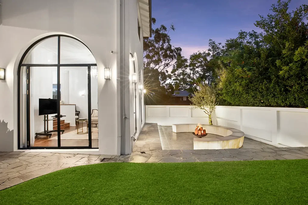 11 Brisbane Street, Illawong, NSW 2234