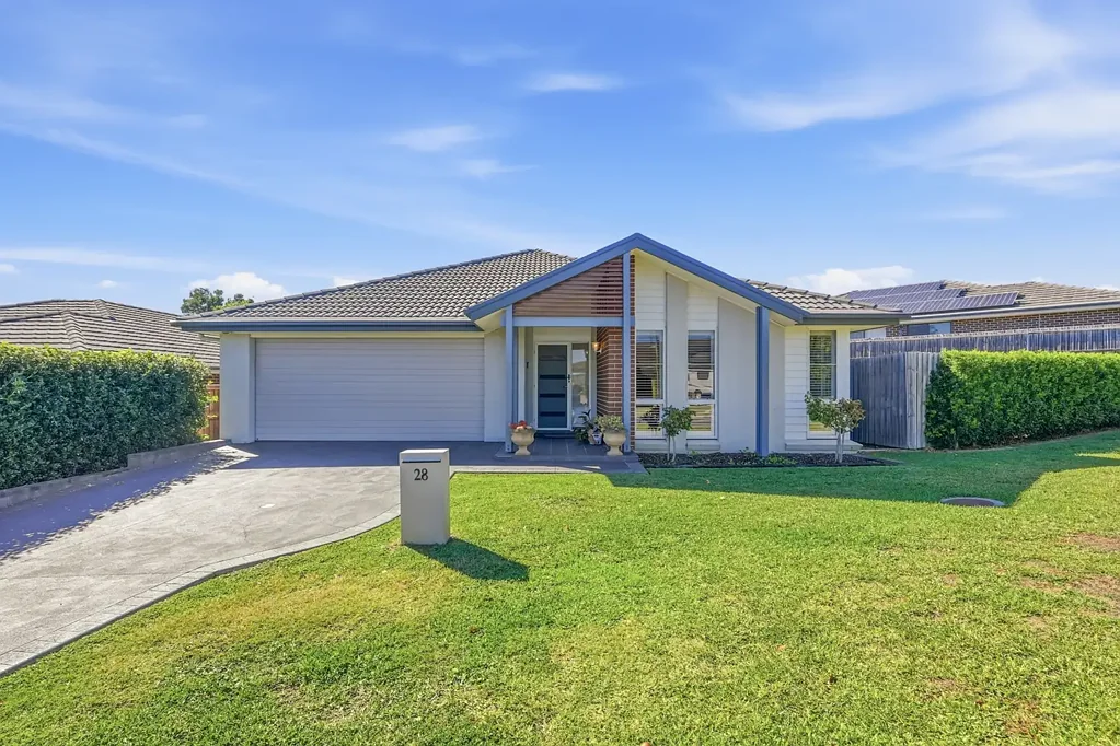 Spring Farm 4ਬੈੱਡਰੂਮ 639m2 with SIDE ACCESS!