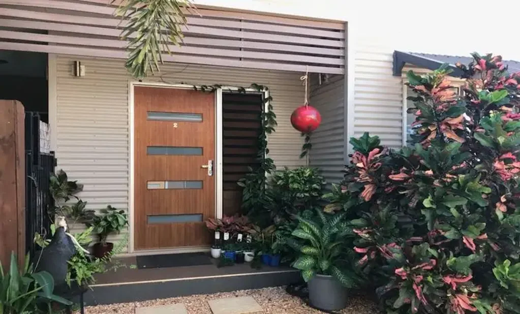 Modern 2 bed 2 bath Town House
