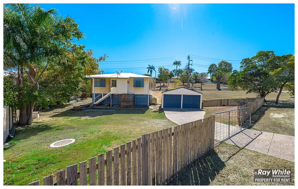 Recently Refreshed Property Ready to move in & Only a Short Walk to Grammar Schools