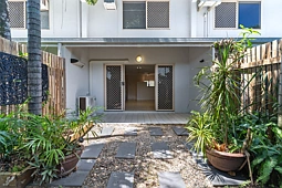 4/5 Charlotte Close, Woree