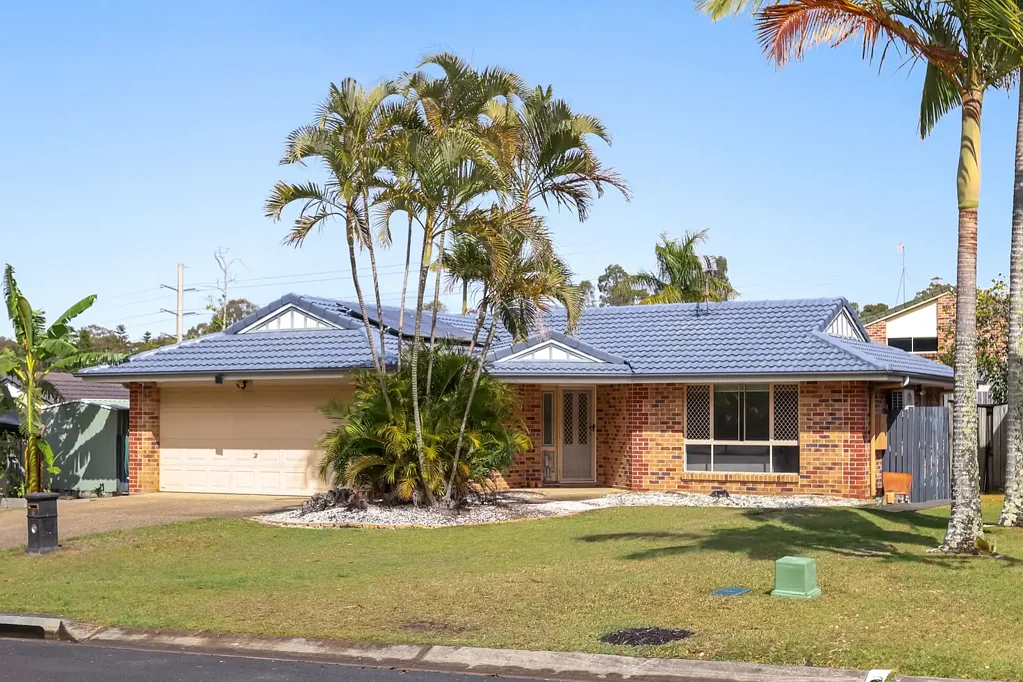 Pacific Pines 3房  GENEROUS LIVING & POOLSIDE ENTERTAINING IN A QUIET CUL-DE-SAC