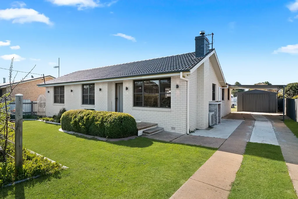 Crookwell 3Phòng ngủ Classic Brick Charm Meets Modern Family Comfort