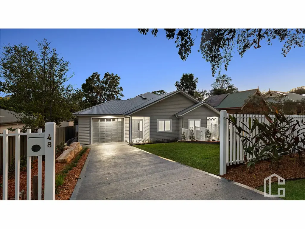 BEAUTIFUL BRAND NEW DUPLEX