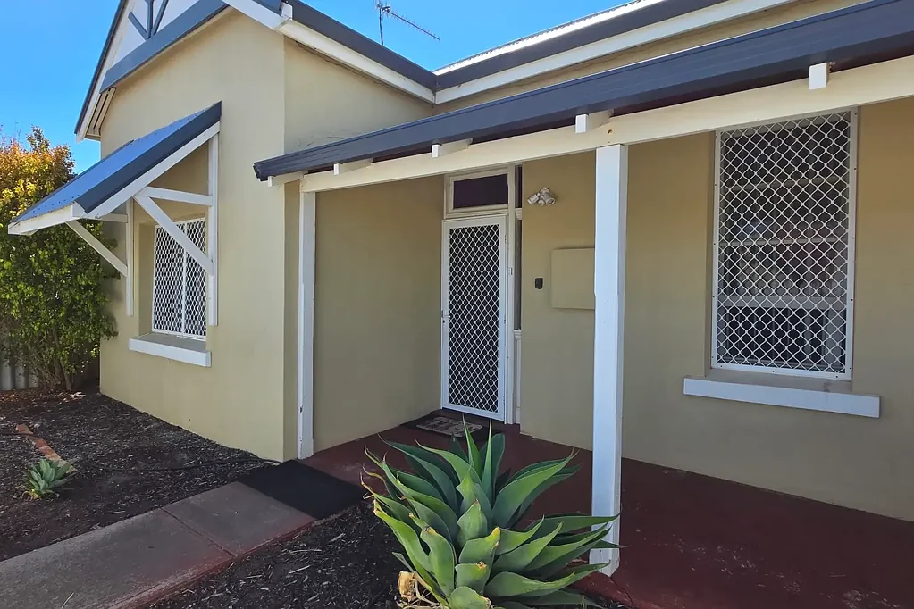 Katanning 3房  Charming Home in Prime Location
