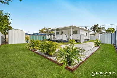 Bellara 2chambre Renovated Coastal Chic - Move in Ready