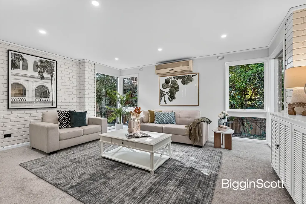 Glen Waverley 4બેડરૂમ SPACIOUS FAMILY LIVING WITH SCHOOL ZONE POTENTIAL!