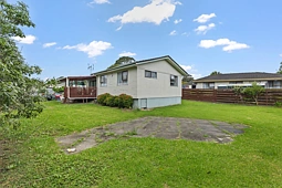 313 Roscommon Road, Clendon Park