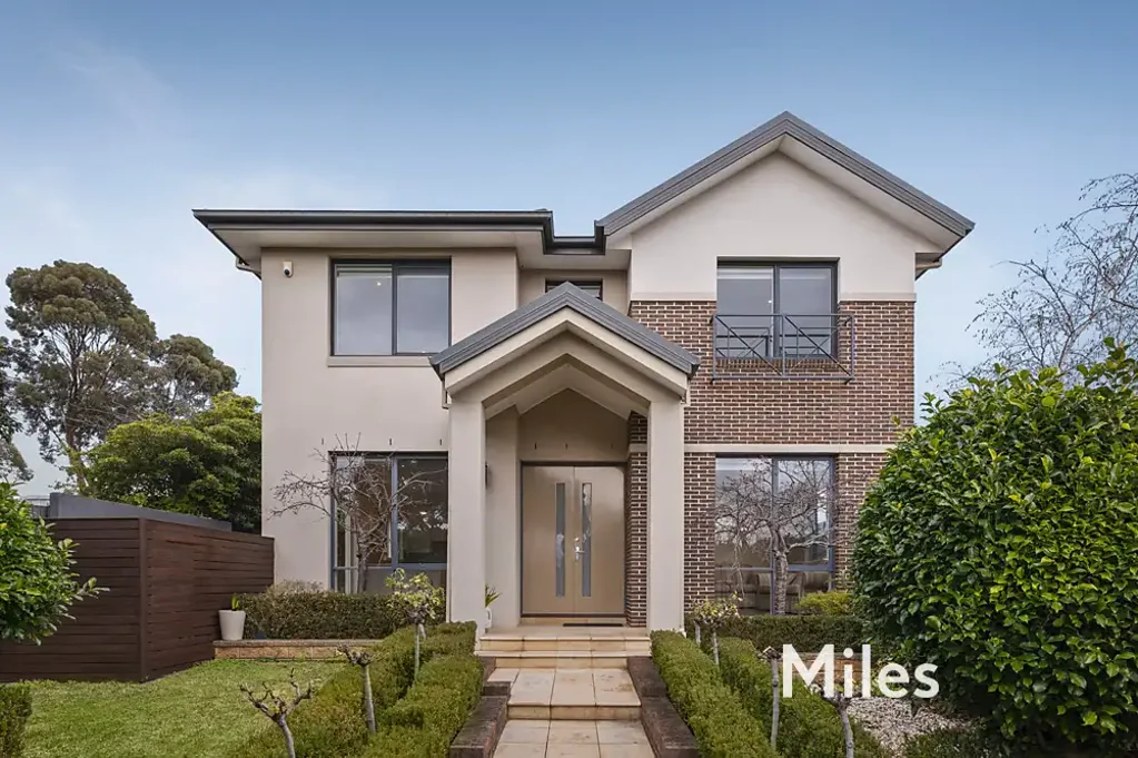 MODERN TOWNHOUSE IN PRIME LOCATION