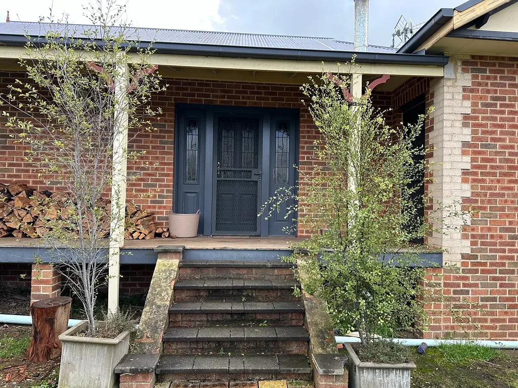 Tumbarumba 4 Bedroom Spacious 4-Bedroom Family Home